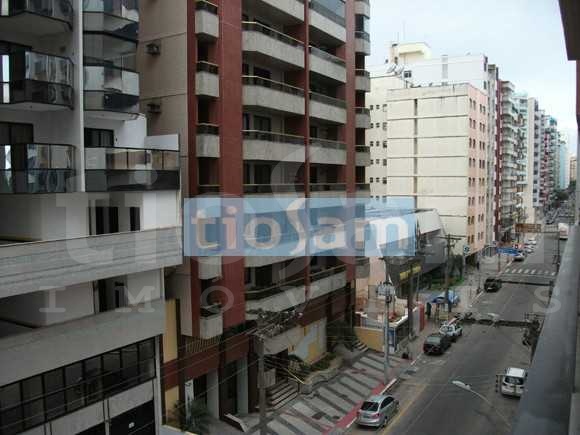 Edifício Saint Laurent Apartamento três quartos centro Guarapari