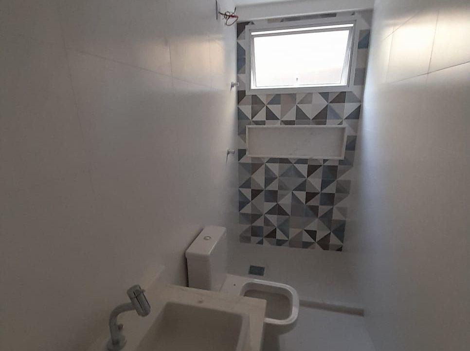 banheiro 2 do apartamento edificio Rene Rabello centro de Guarapari