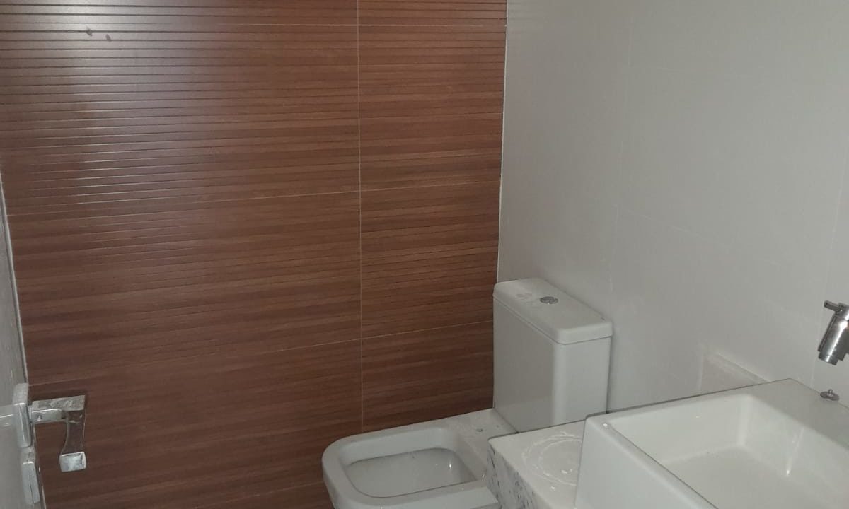 banheiro do apartamento edificio Rene Rabello centro de Guarapari