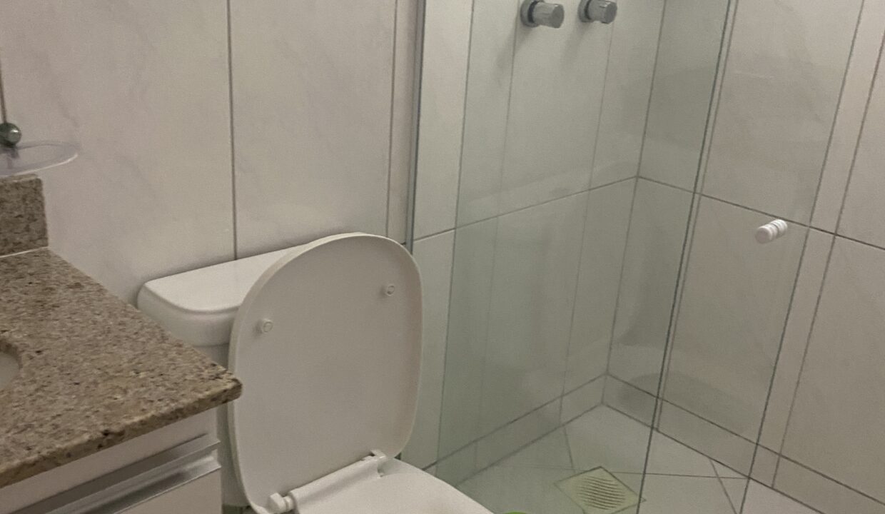vista-banheiro-apto-ed-ordones-pena-guarapari