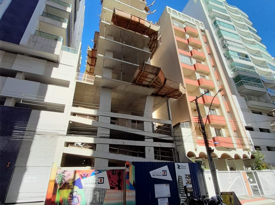 Fachada do edificio Euzebio Pelicao centro de guarapari