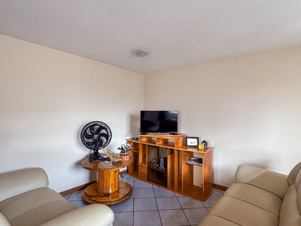 sala-ed-Charles-D'Golle-guarapari