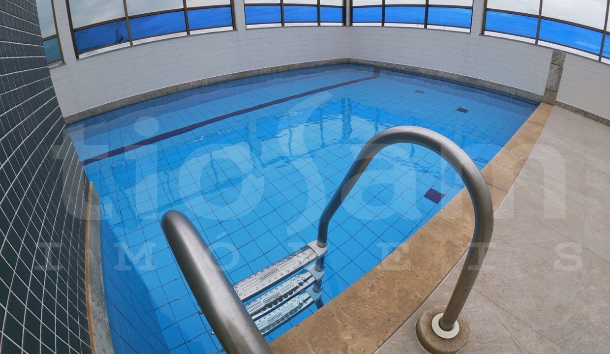 piscina-outro-angulo-apto-trevizzo-praia-virtudes-guarapari