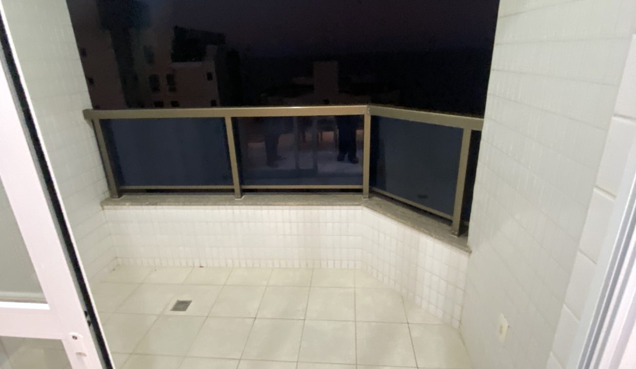 varanda-apto-ed-trevizzo-praia-virtudes-guarapari